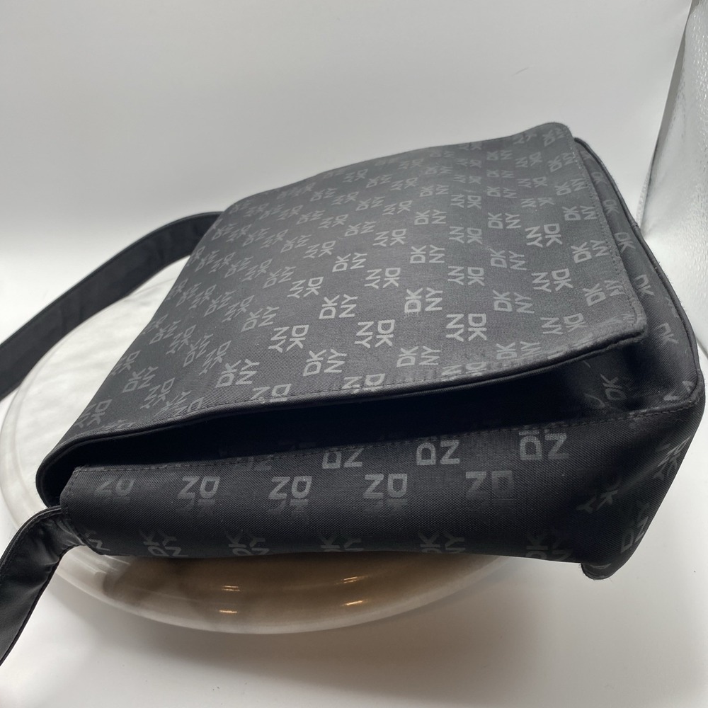 VTG DKNY Zipper Top Monogram Shoulder Bag Black Purse Classic Casual Y2K  *Read